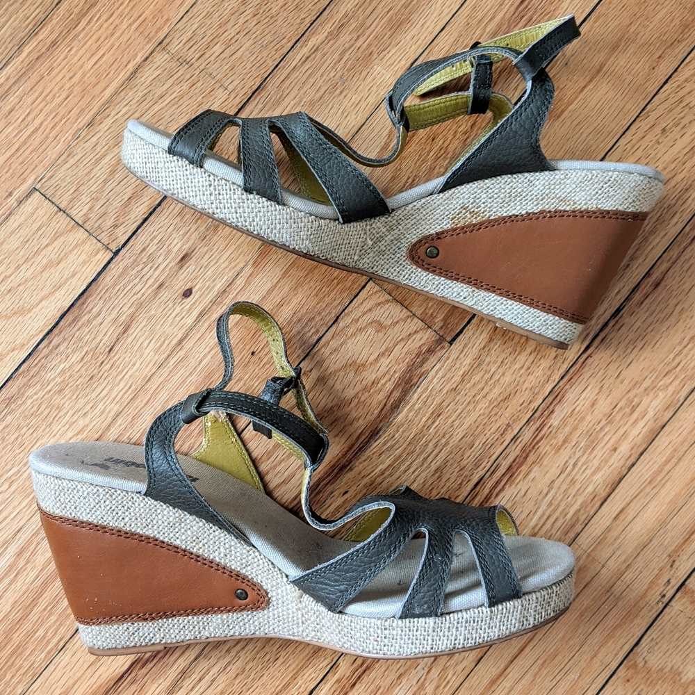 Cute Anthro Faryl Robin wedge sandals, size 11